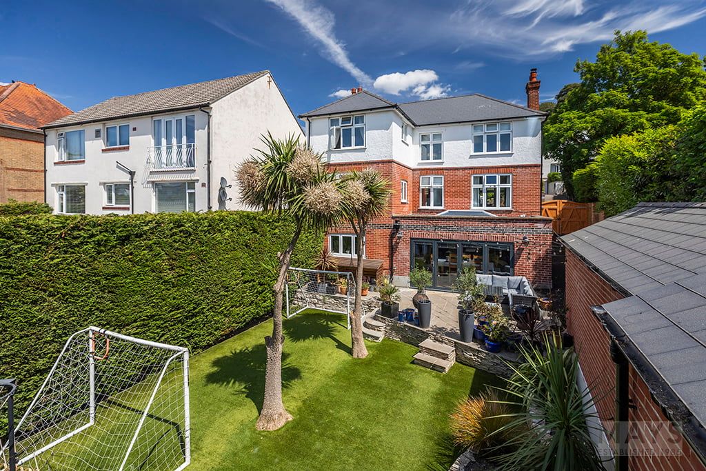 Property photo 1 of 31