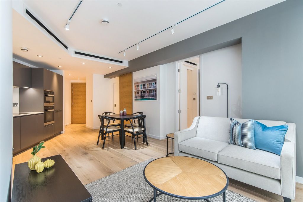 Property photo 3 of 13 Reception