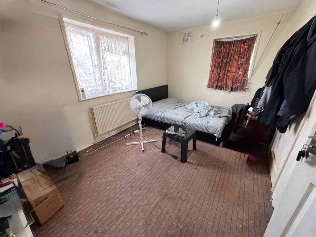 Property photo 3 of 11 Gallery