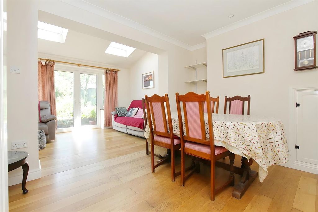 Property photo 3 of 15 Farley Cottage Ph40.Jpg