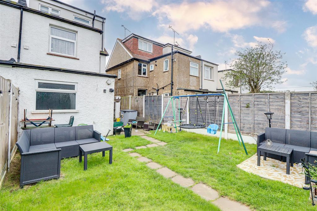 Property photo 2 of 23