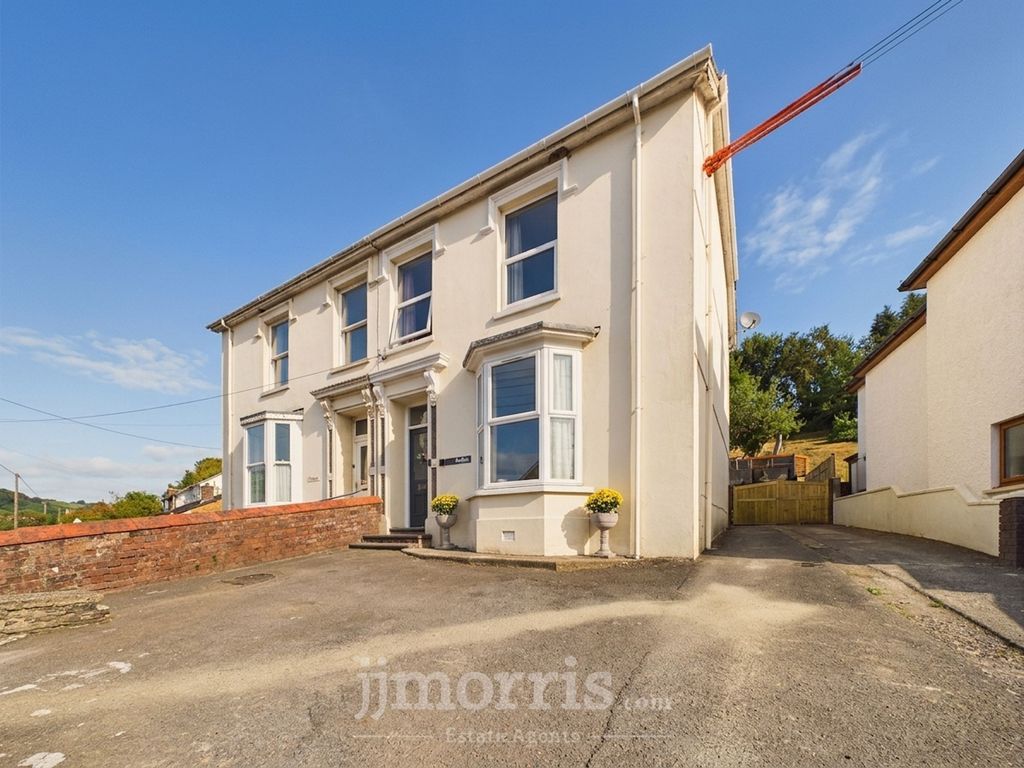 Property photo 1 of 39