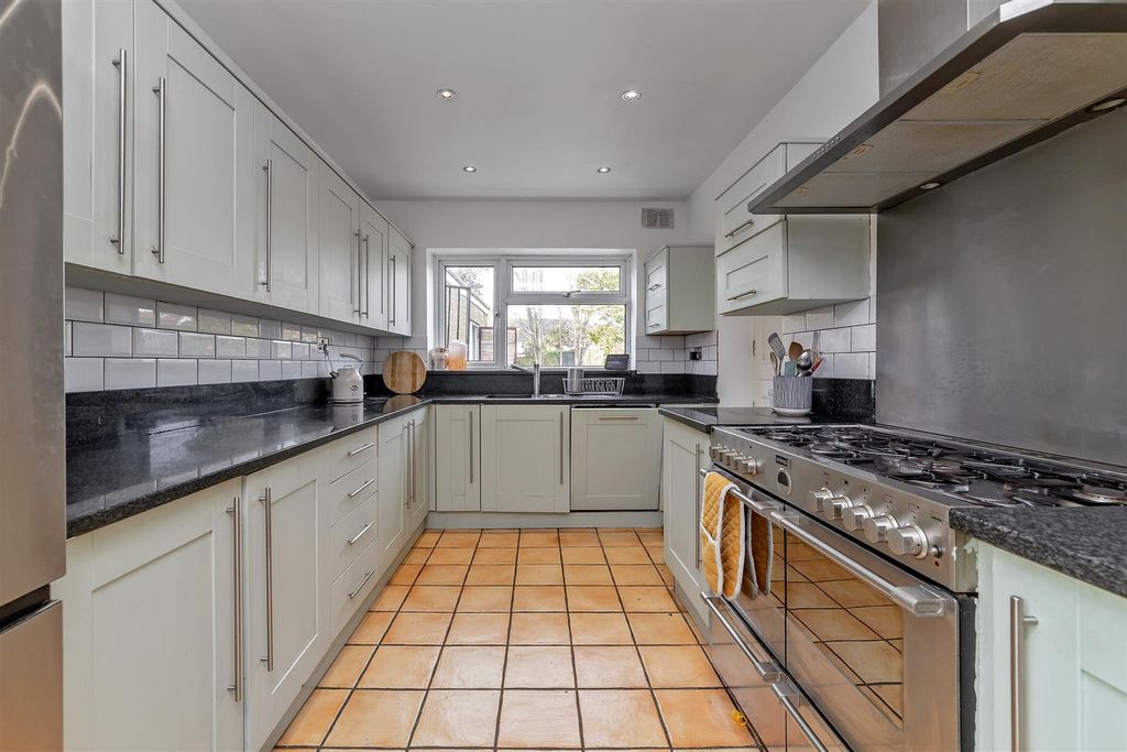 Property photo 3 of 20 53Woodlanddrive-8.Jpg