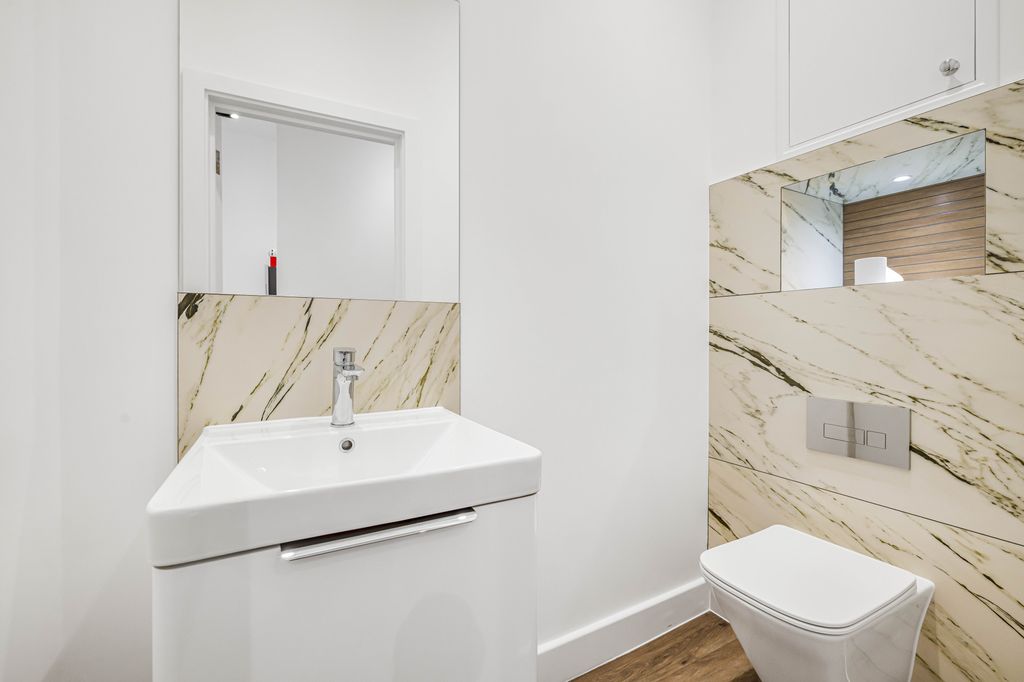 Property photo 3 of 4