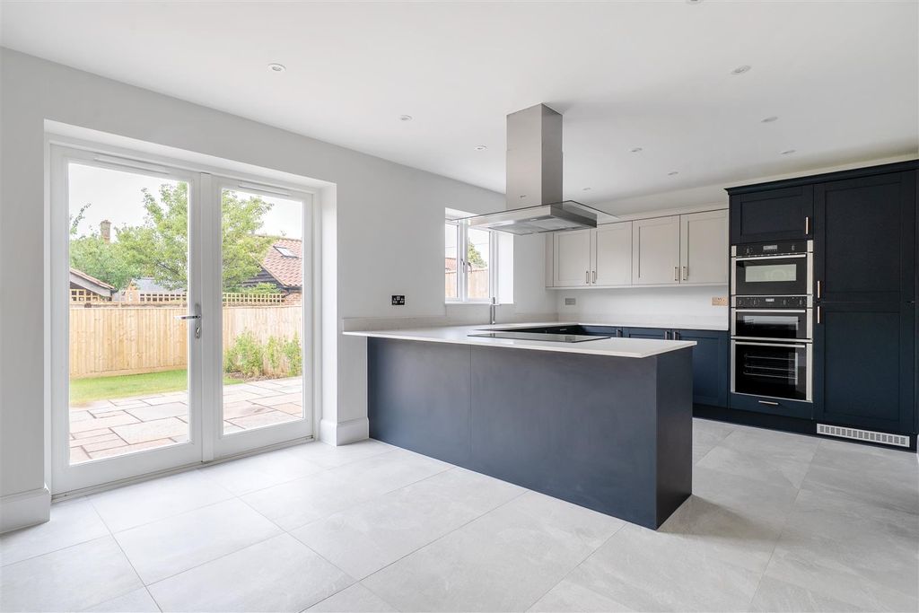 Property photo 2 of 17 1303923-8-6841537A8Ad4d.Jpg