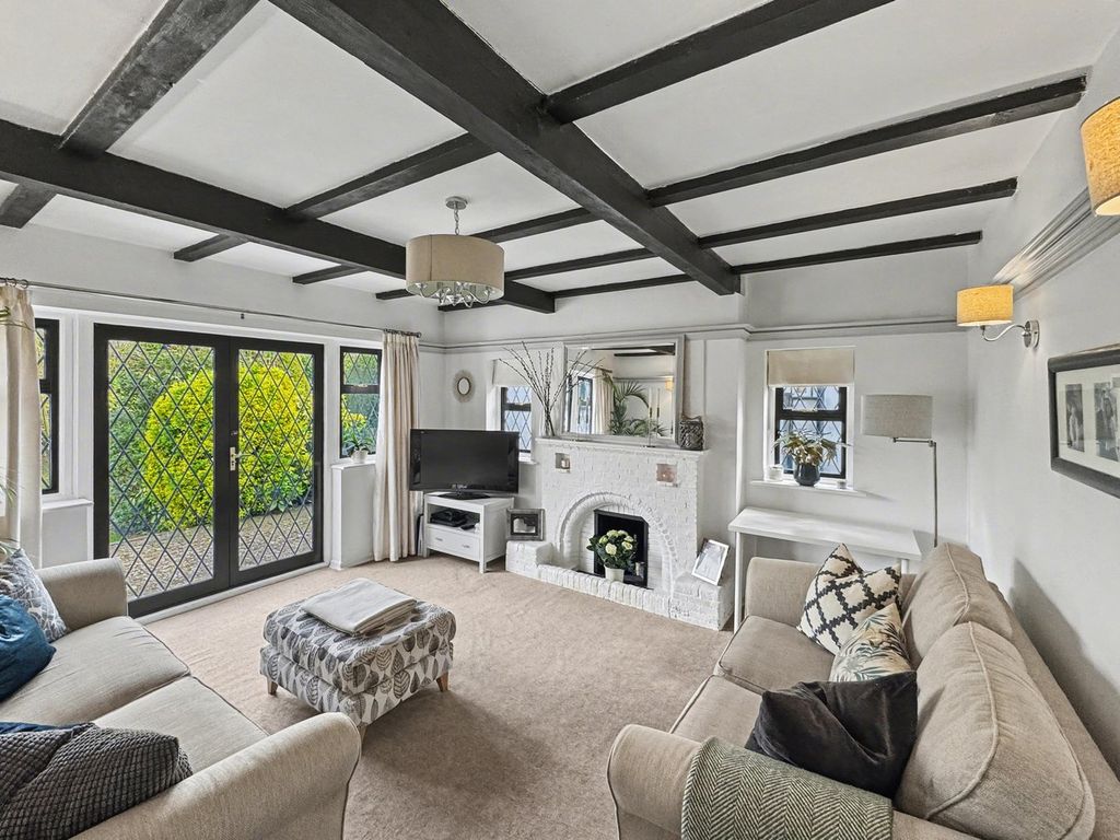 Property photo 2 of 27