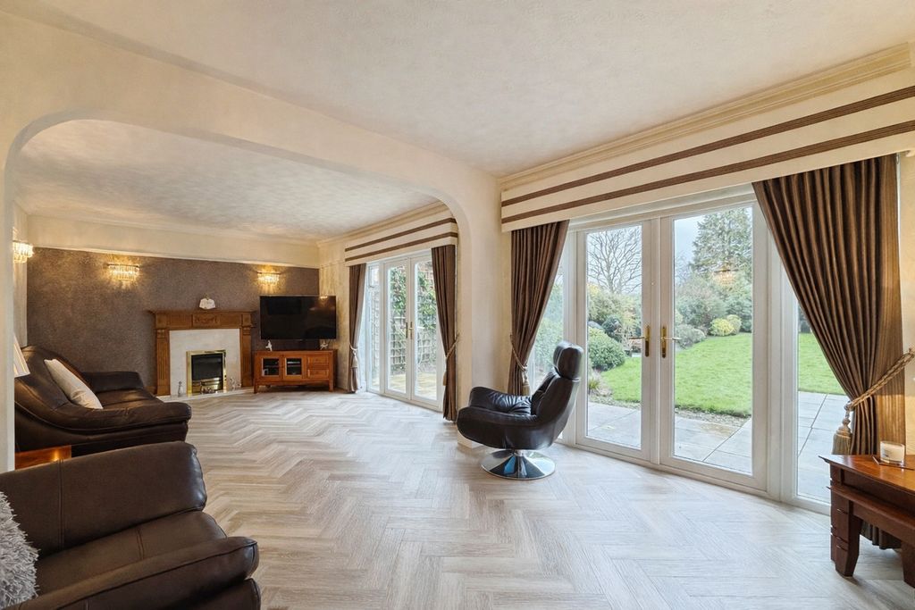 Property photo 3 of 27