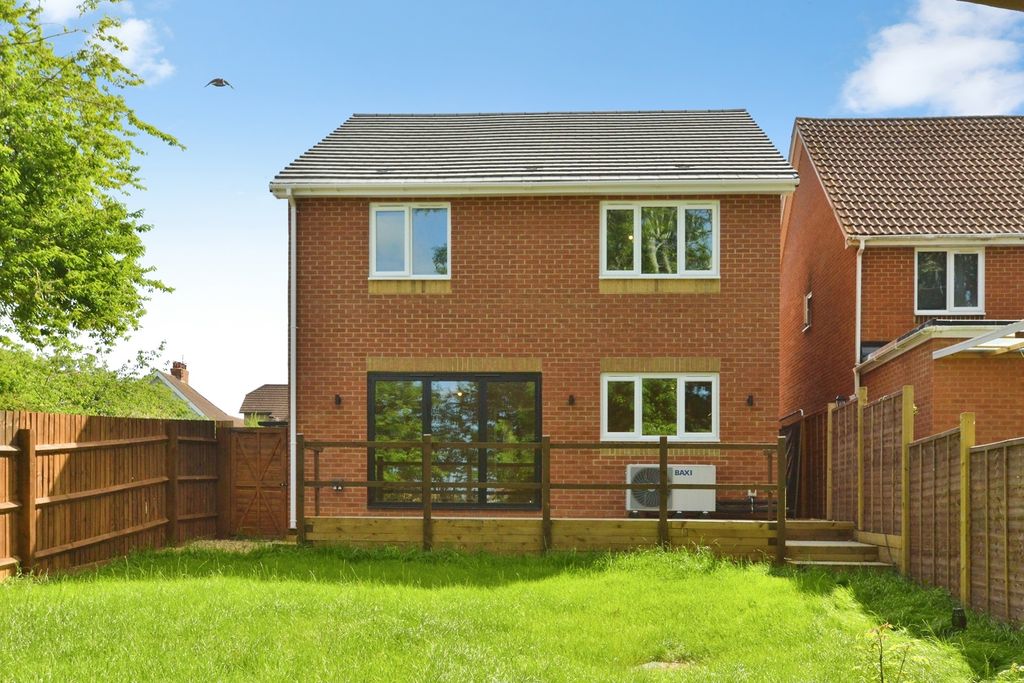 Property photo 2 of 16 Pbox-Img.Jpg