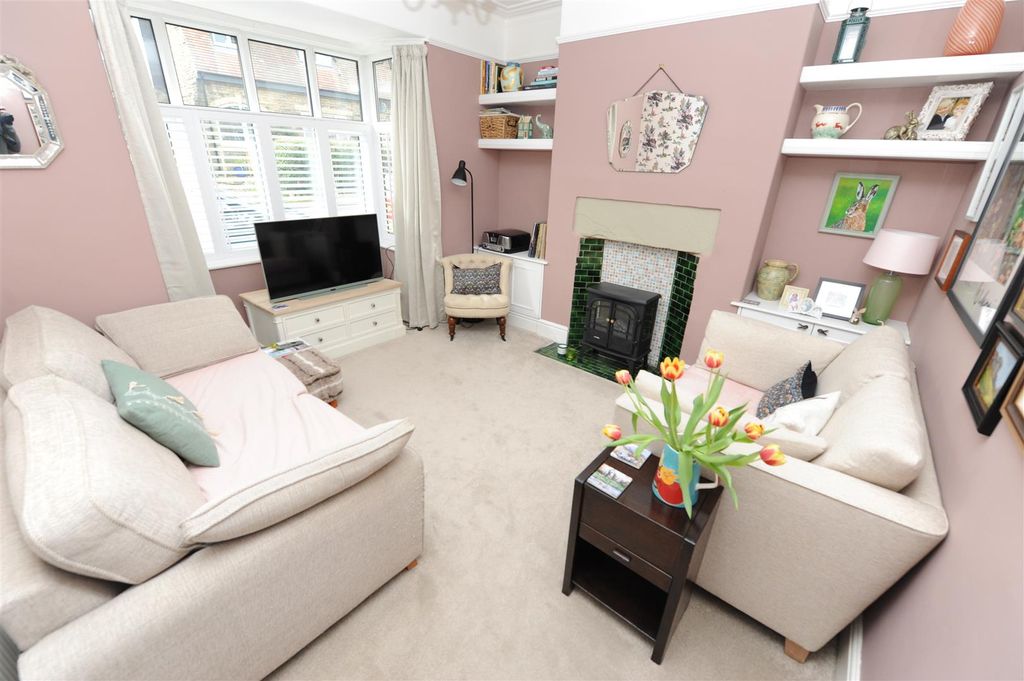 Property photo 2 of 20