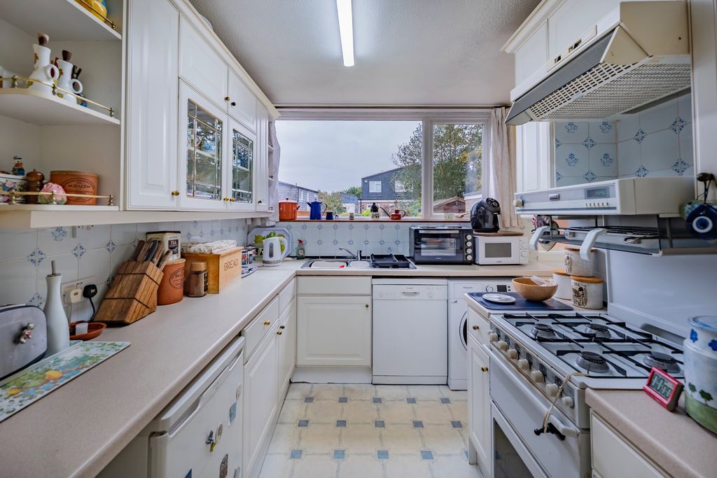 Property photo 3 of 21