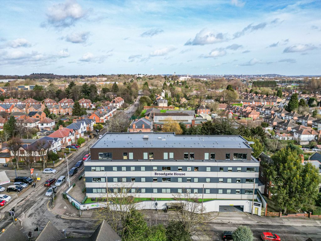 Property photo 1 of 25 Broadgate House Exterior Photo.