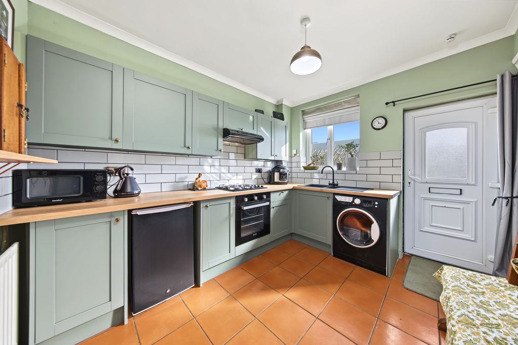 Property photo 3 of 29 Kitchen