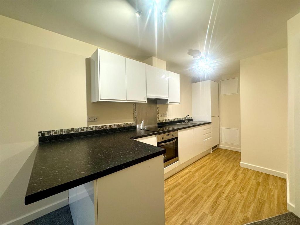 Property photo 3 of 13 Kitchen.Jpeg