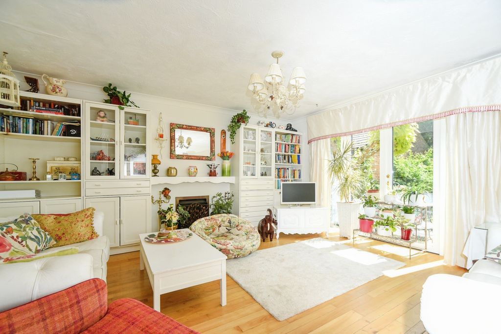 Property photo 2 of 15