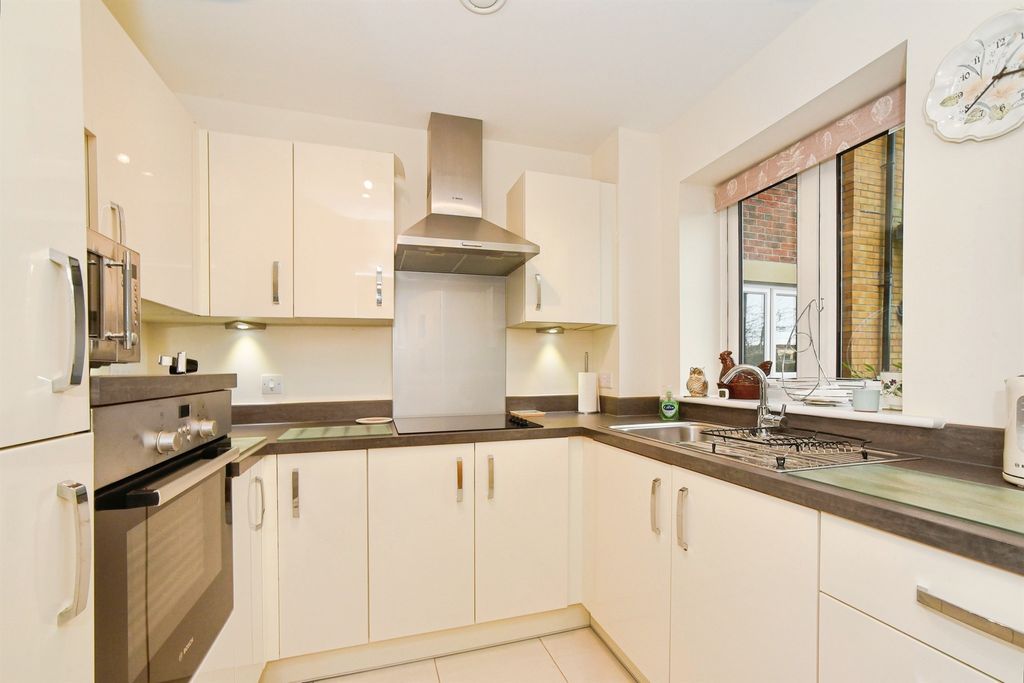 Property photo 2 of 13