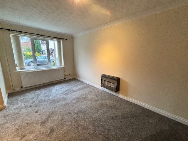 Property photo 2 of 10 Living Room