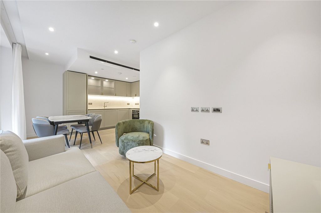 Property photo 2 of 16 Reception Room