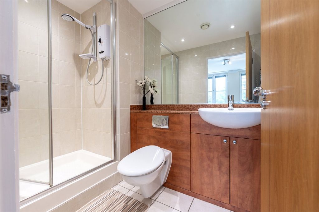 Additional image 15 of 2 bed flat to rentSteyne Gardens, Worthing, West Sussex BN11