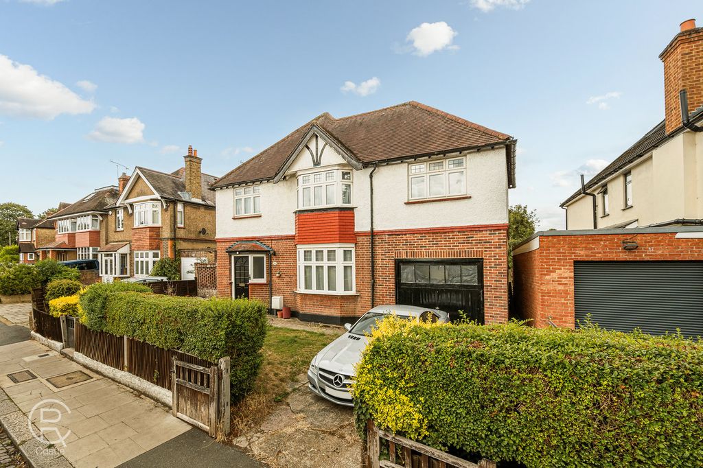 Property photo 1 of 18