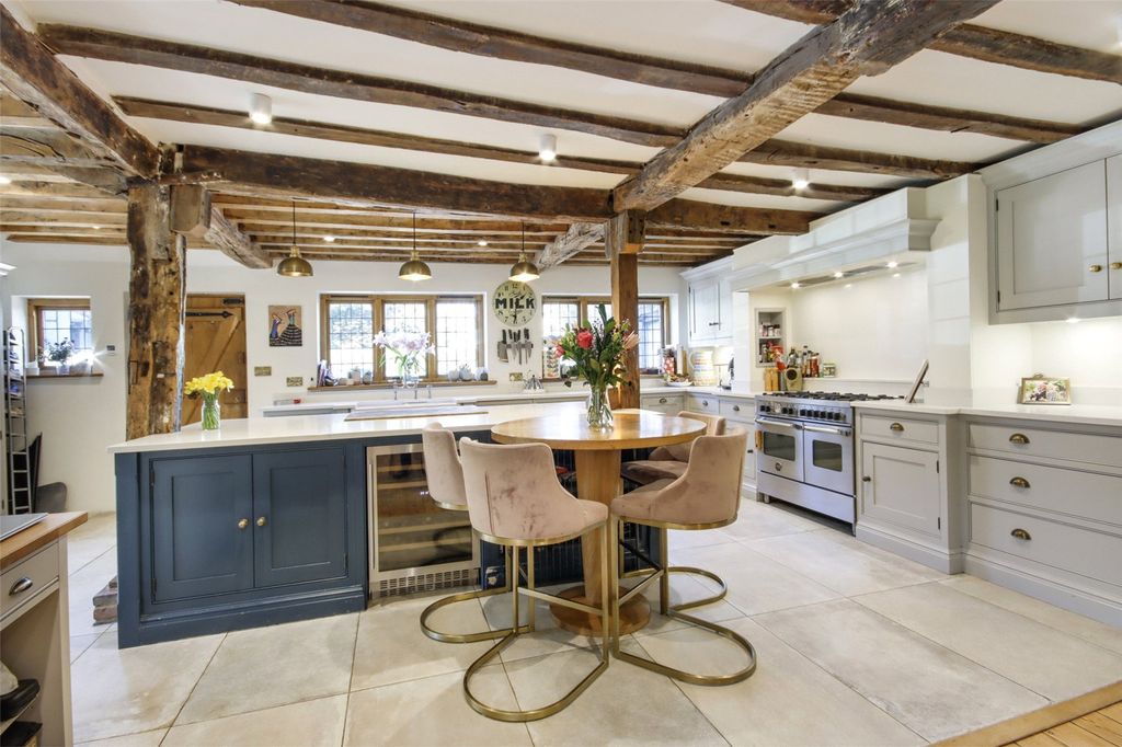 Property photo 3 of 20 Kitchen