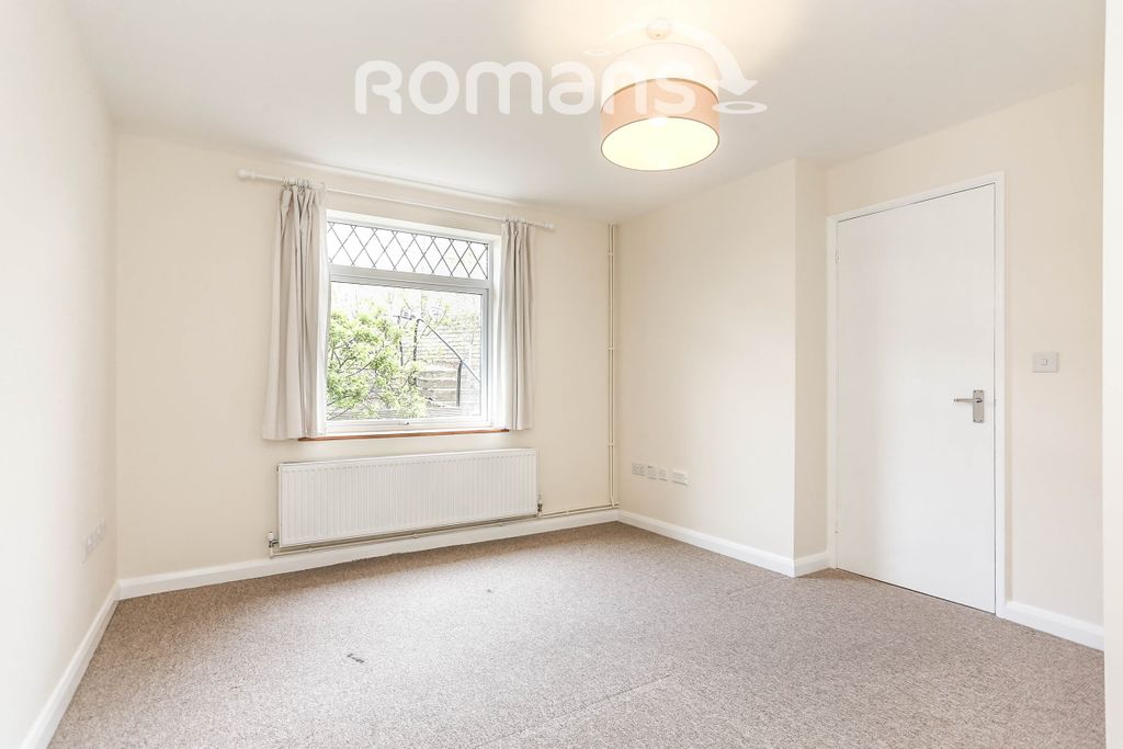 Property photo 3 of 10 3