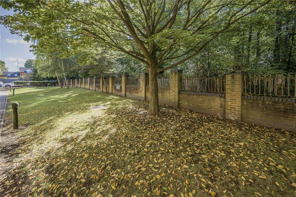 Property photo 3 of 14 Picture No. 12