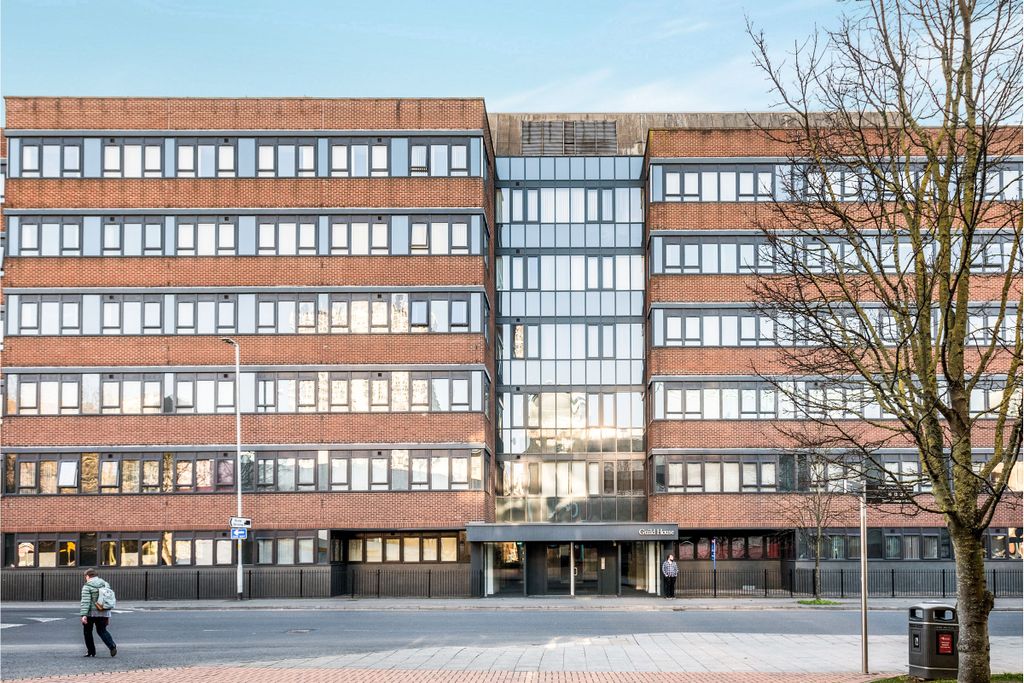 Property photo 1 of 6