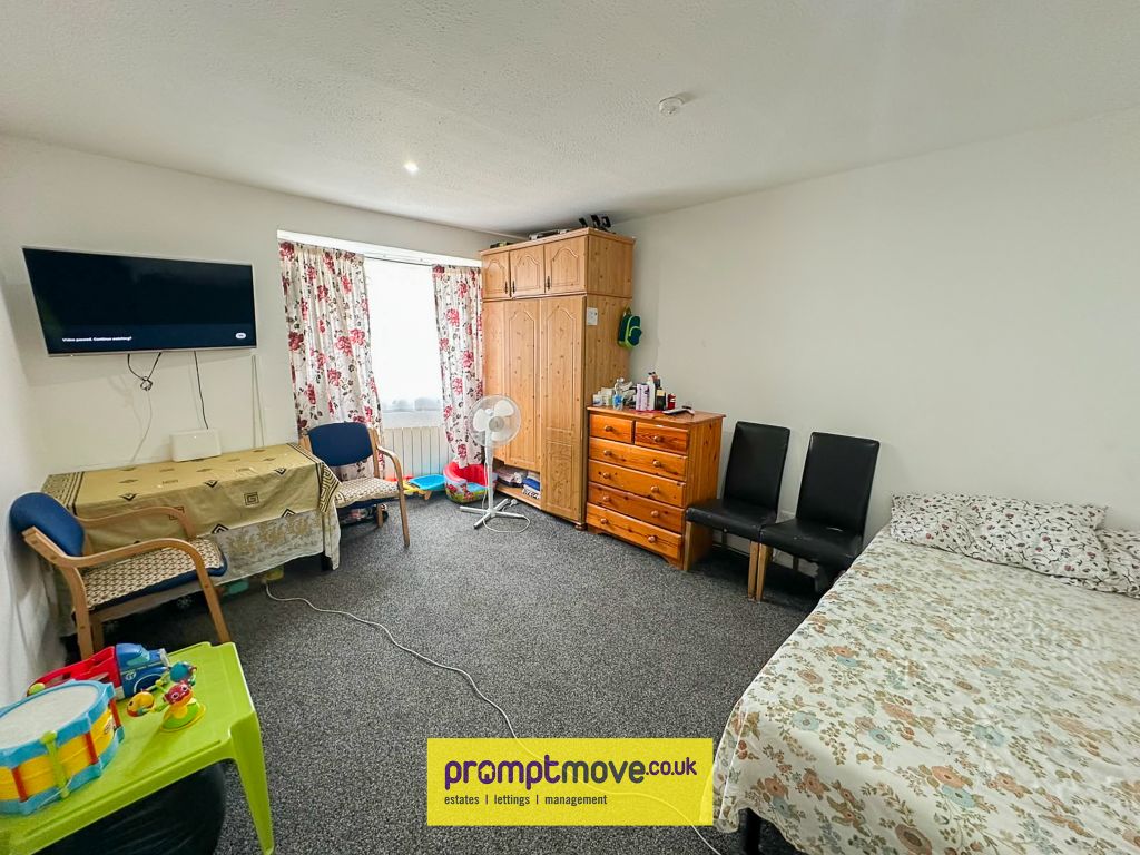 Property photo 1 of 8 Na