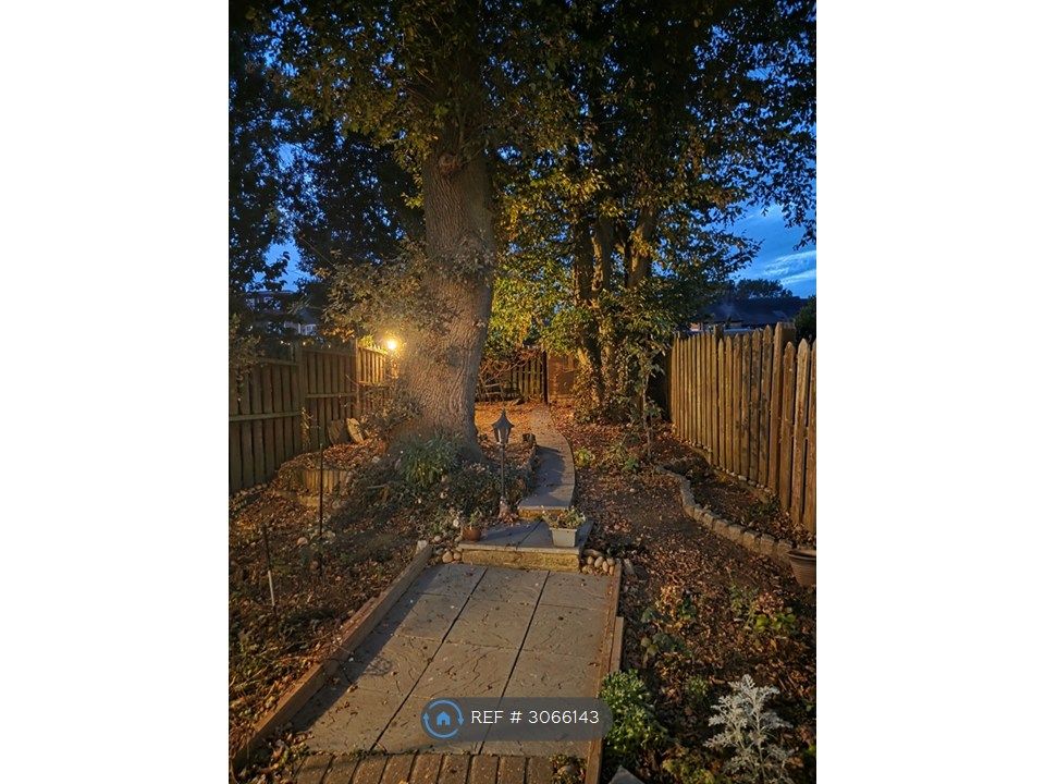 Property photo 3 of 35
