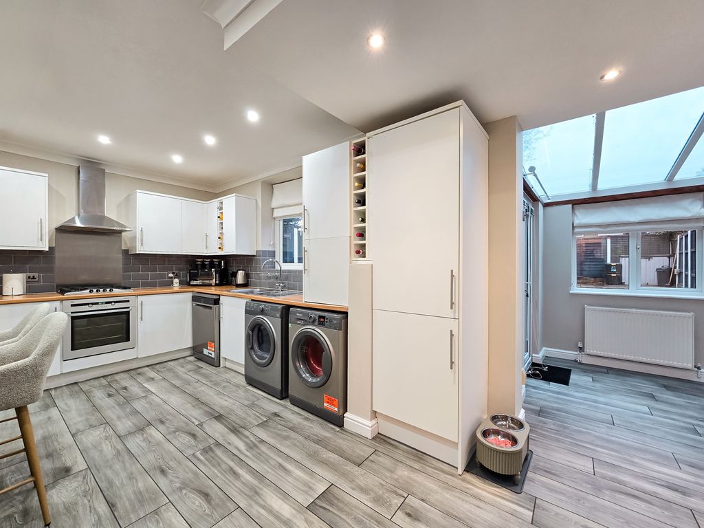 Property photo 3 of 19 Open Plan Kitchen