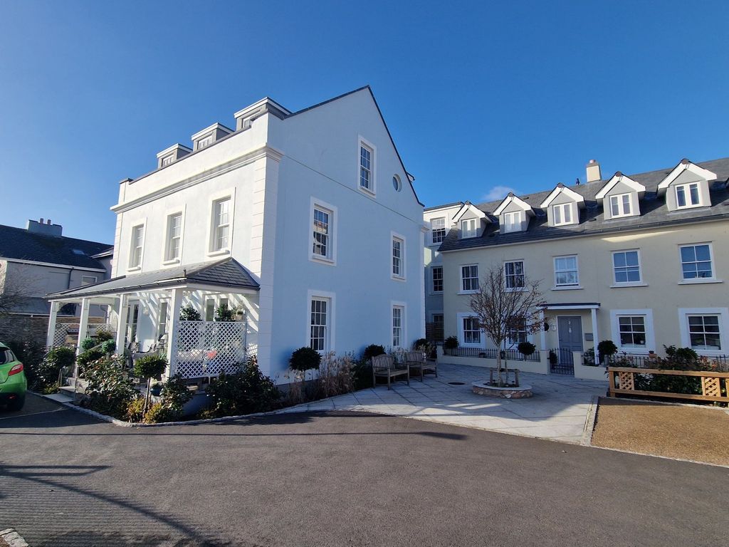 Property photo 2 of 22