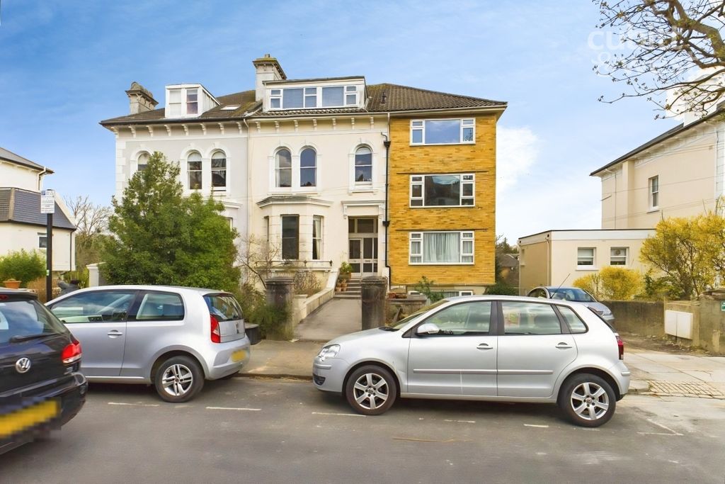 Property photo 1 of 10 External