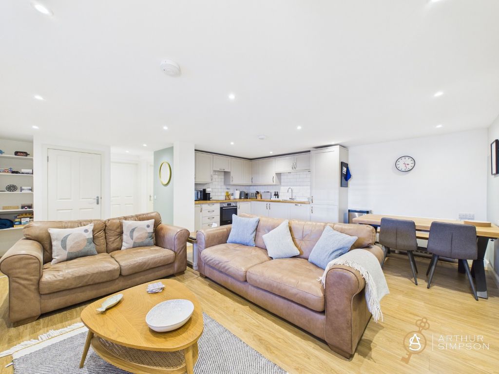 Property photo 2 of 27 5144863