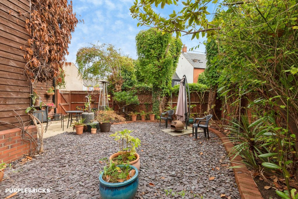 Property photo 2 of 27