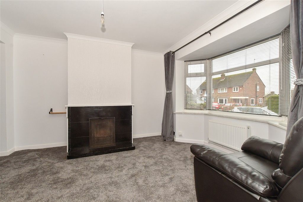 Property photo 2 of 14 Lounge