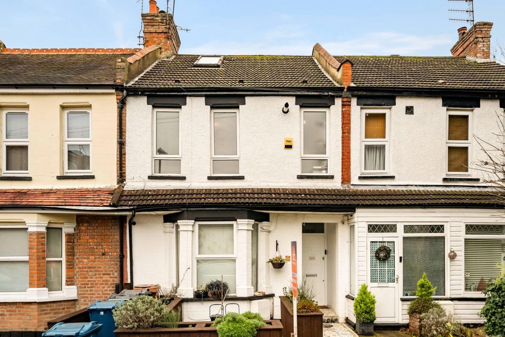 Property photo 1 of 8 66A Merivale Road, Harrow, Ha1 4Bh-08.Jpg