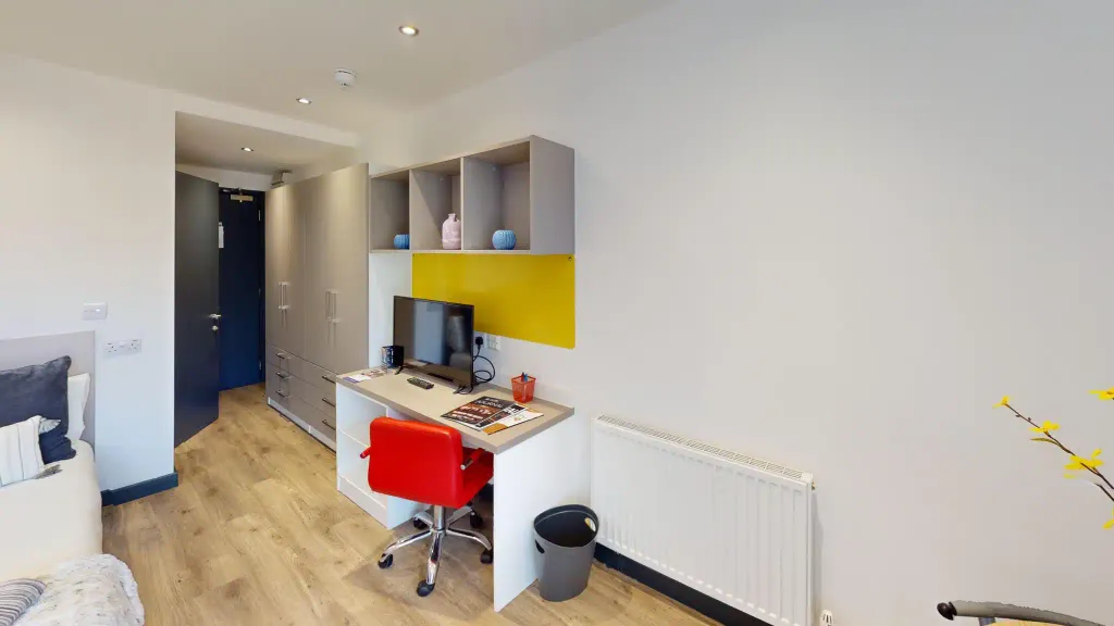 Property photo 1 of 8