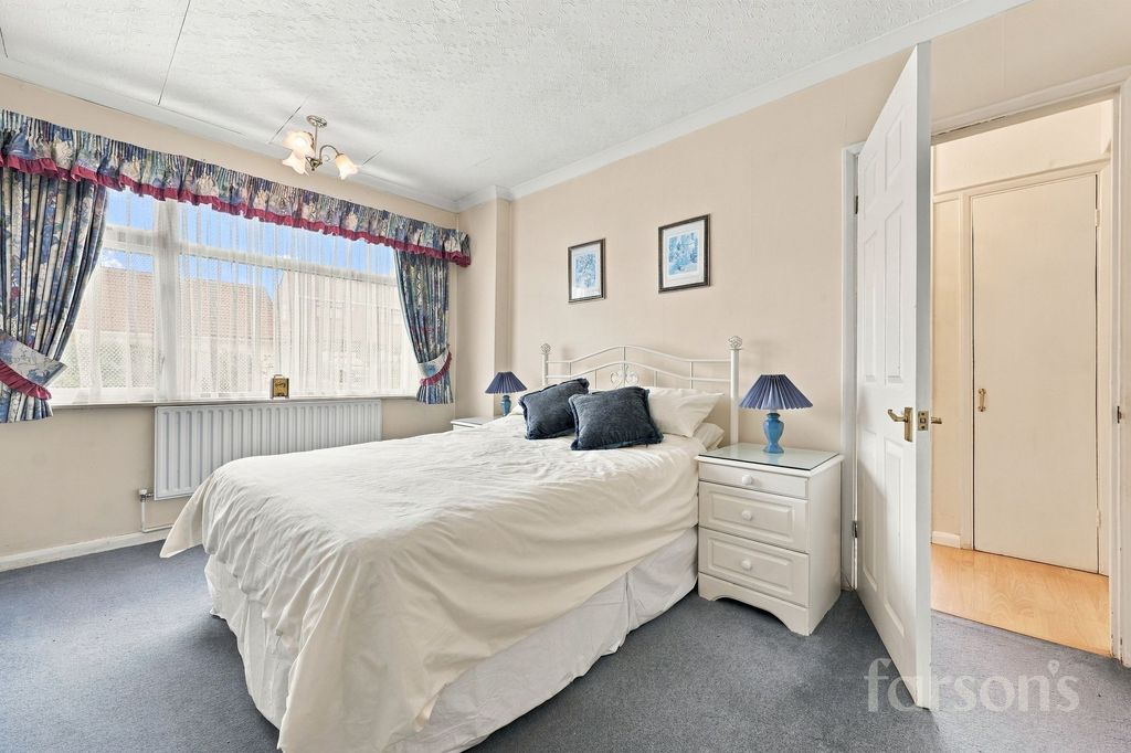 Property photo 3 of 21