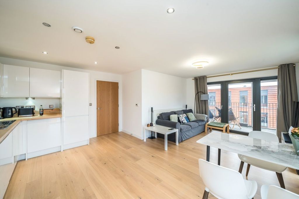 Property photo 2 of 9