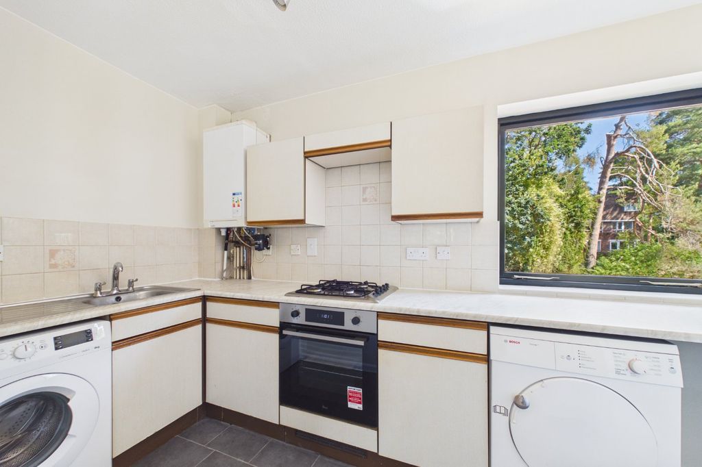 Property photo 3 of 6 Picture No. 01