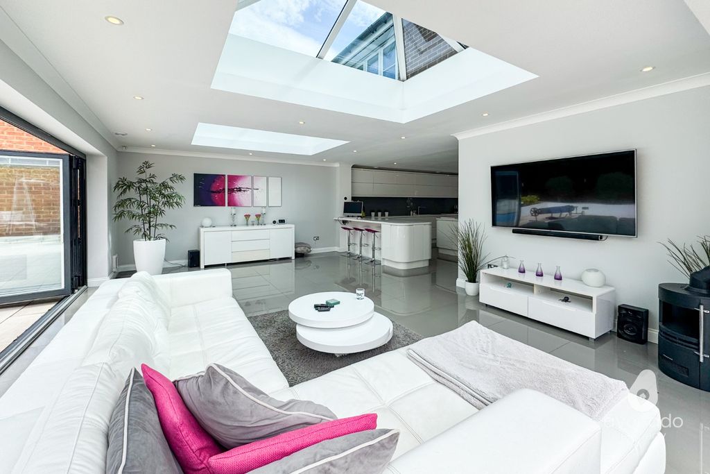 Property photo 3 of 34 5090347