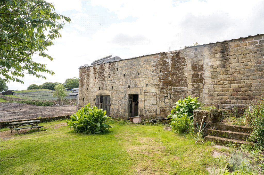 Property photo 2 of 8 Picture No. 28