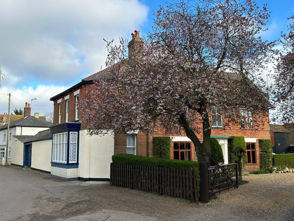 Property photo 2 of 31