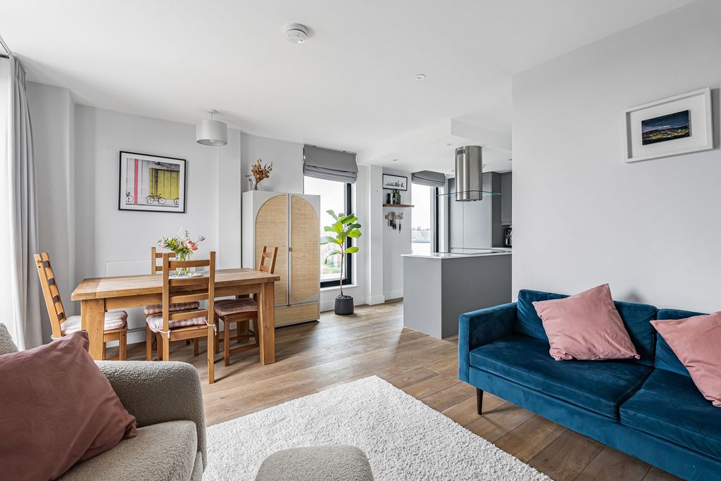 Property photo 2 of 17 Reception Room