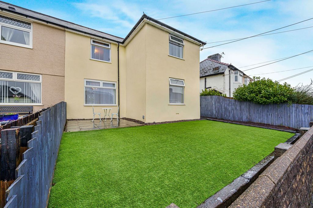 Property photo 3 of 32