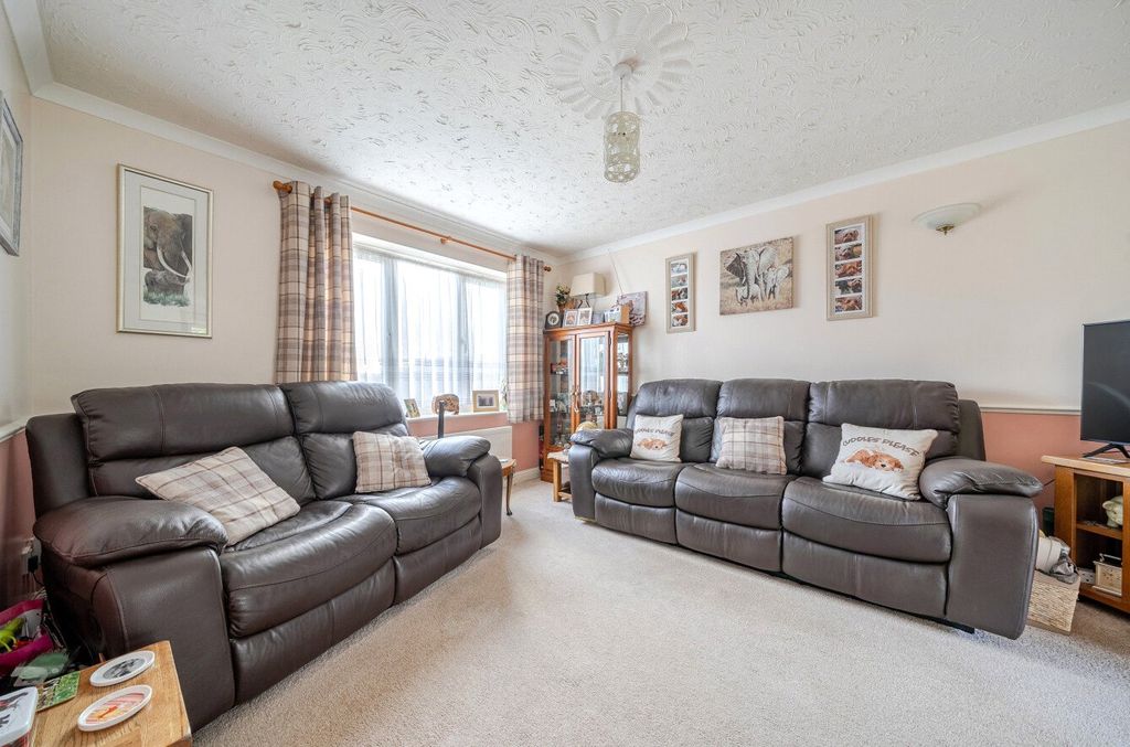 Property photo 2 of 15 Living/Dining Room