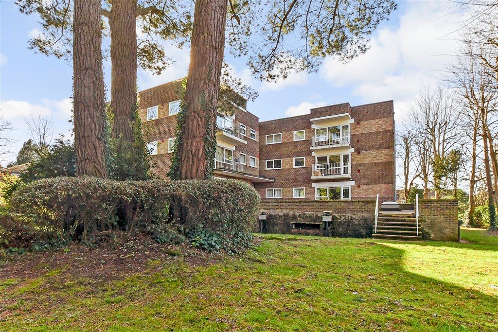 Property photo 1 of 15 Communal Gardens