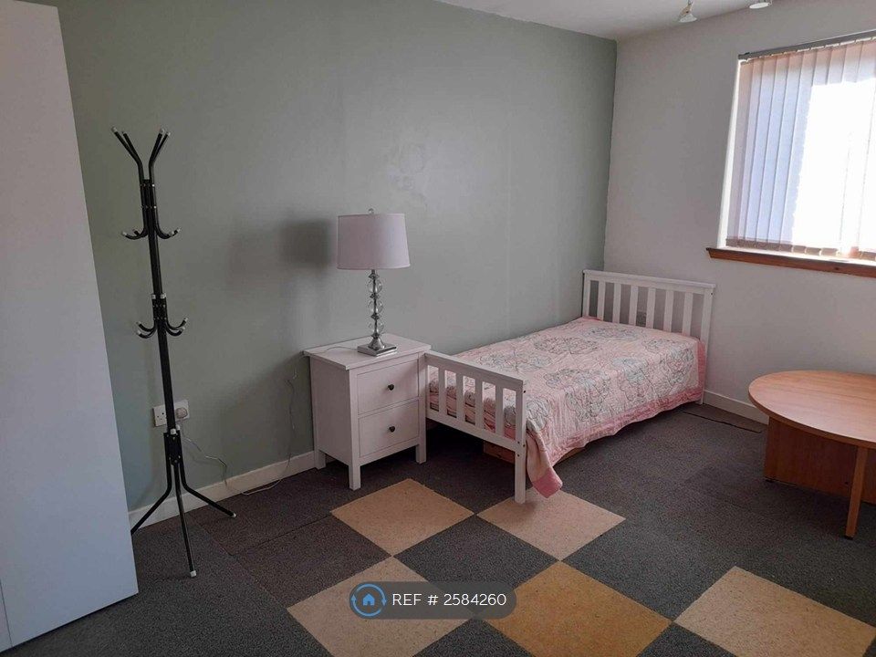 Property photo 3 of 16 Bedroom 1