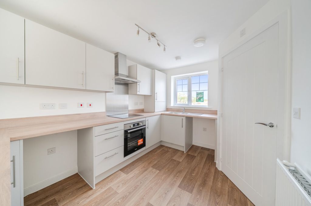 Property photo 3 of 15 1524386-6-1A0c3Ca64E8c1