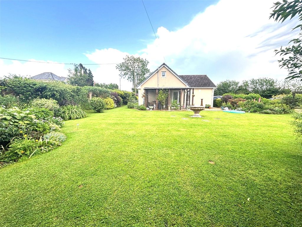 Property photo 2 of 27 Picture No. 40